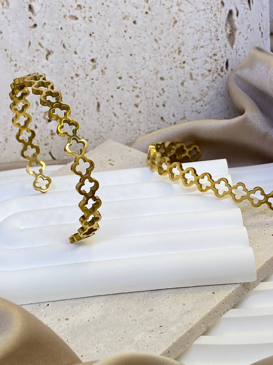 ATARAH * CLOVER BANGLE *