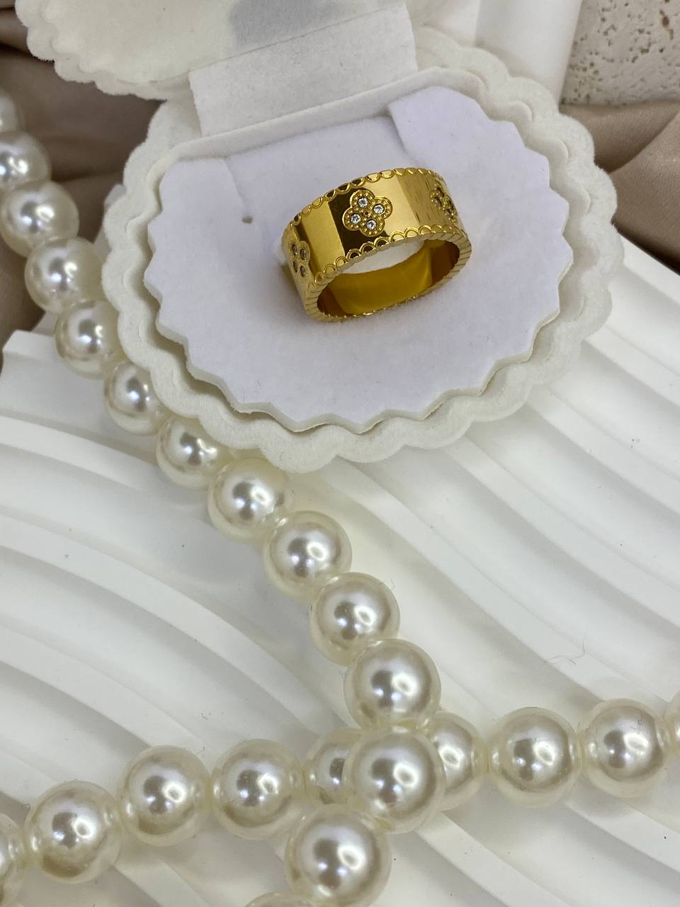 CHRISY * CLOVER RING *