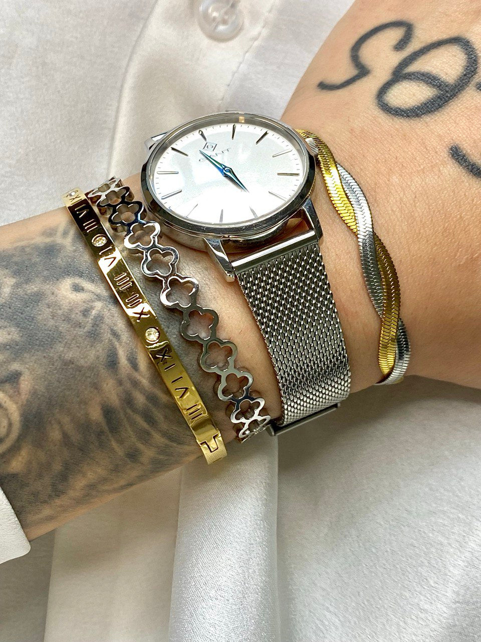 DIANA *CLOVER BANGLE*