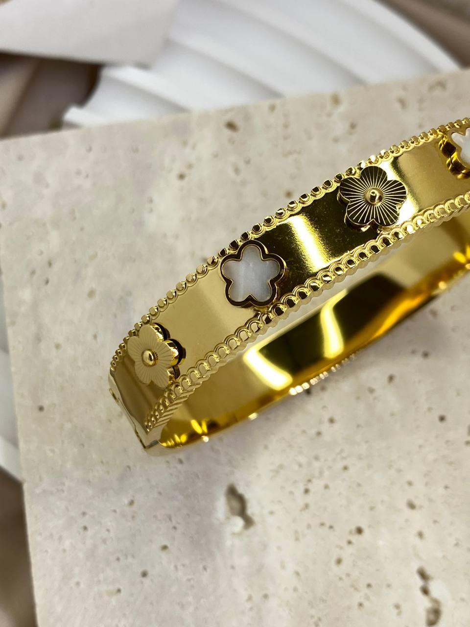EDRIA *FLOWER BANGLE*