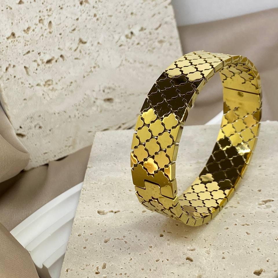 LATOYA *CLOVER BANGLE*