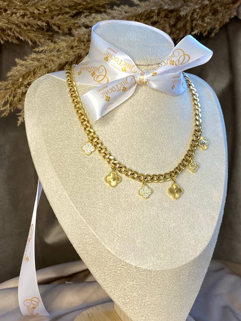 TALAYA *CLOVER SPARKLE NECKLACE*