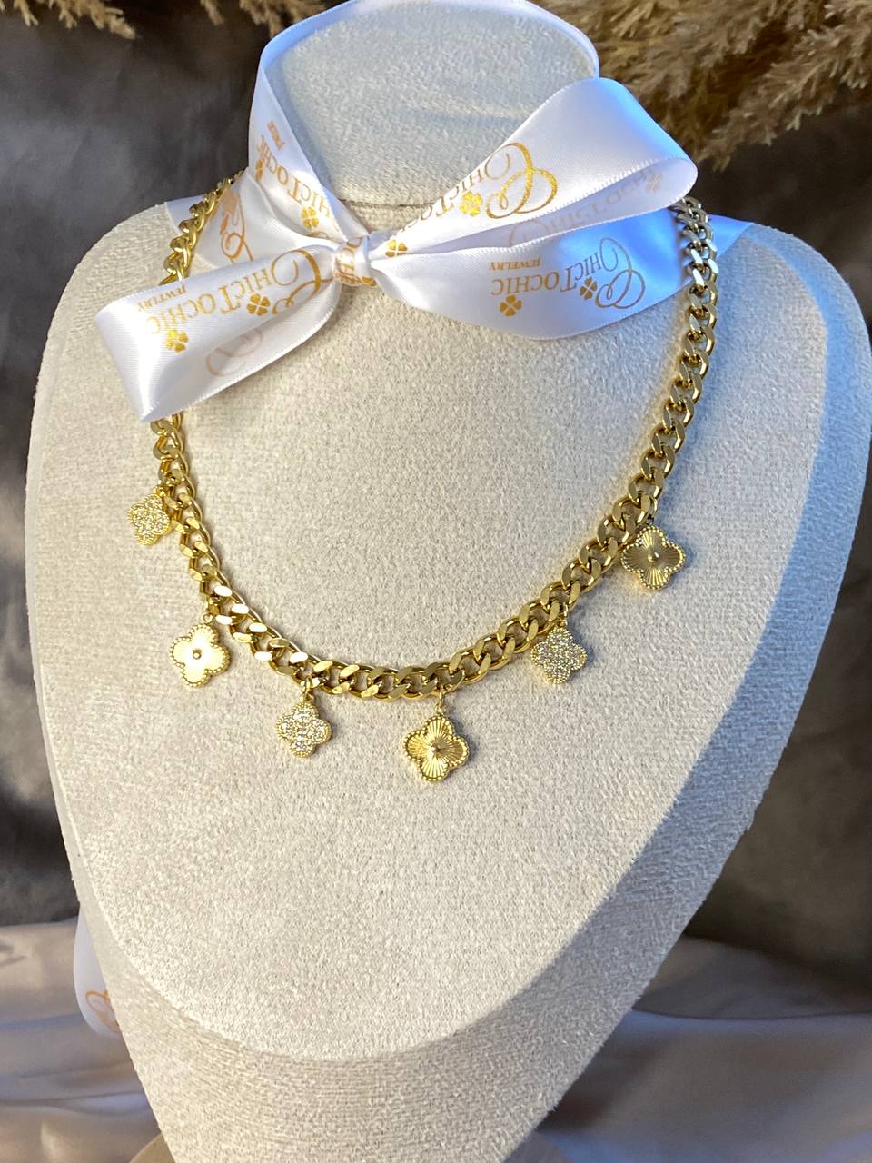 TALAYA *CLOVER SPARKLE NECKLACE*