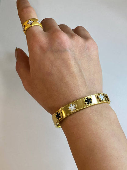 CAMELIA *FLOWER BANGLE*