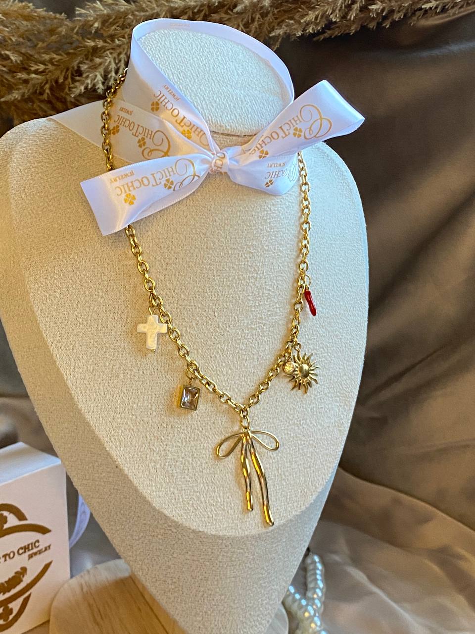 CECILIA * NECKLACE*