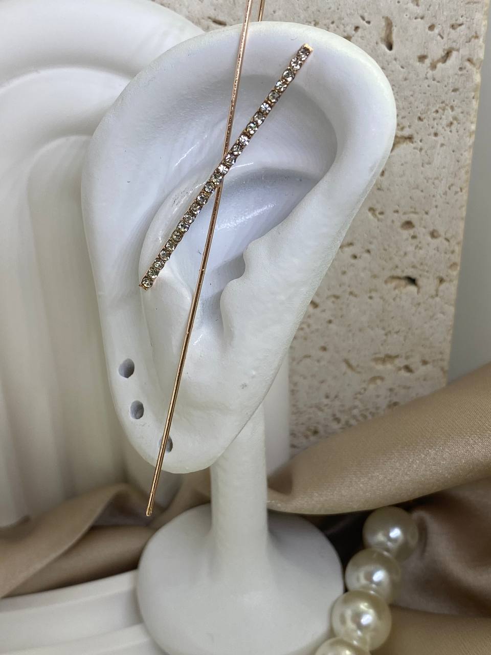 PEDRA  * Ear Cuff *