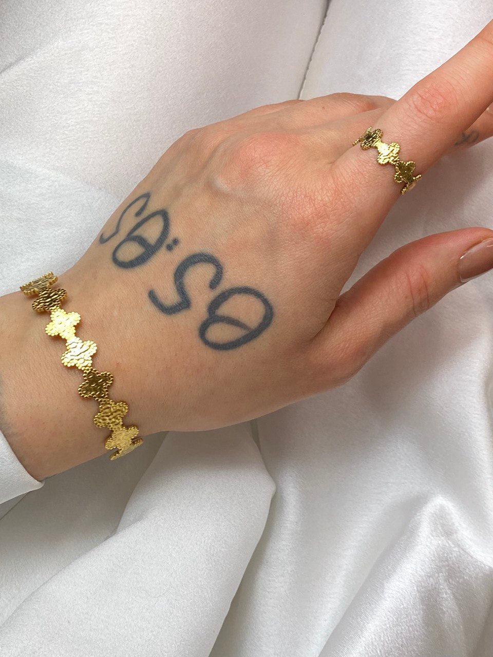 BARIKA *CLOVER BANGLE *
