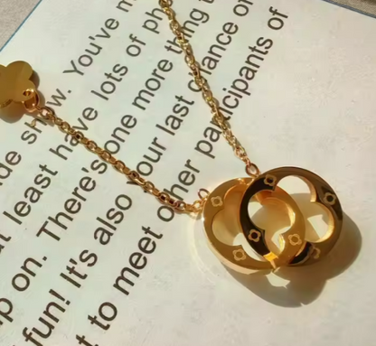 CALLIE *CLOVER NECKLACE*