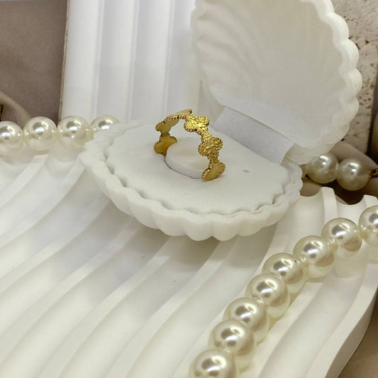 ESSY * CLOVER RING *