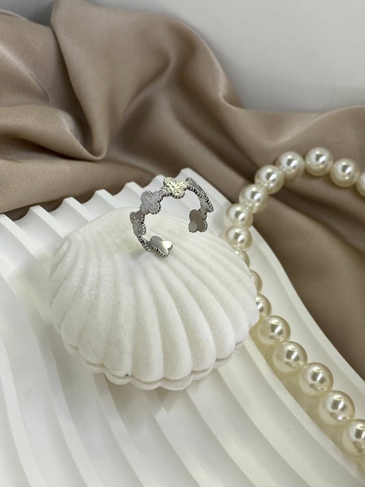 ETTY  * CLOVER RING *