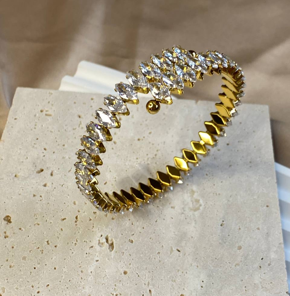 SELINA *TENNIS STYLE BANGLE*